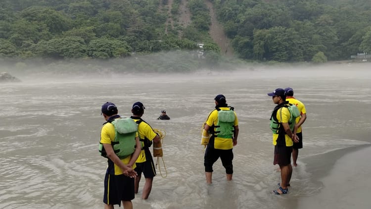 Rishikesh: गोवा बीच पर नहाते समय बहा पंजाब का युवक, साथियों के साथ जा रहा था नीलकंठ