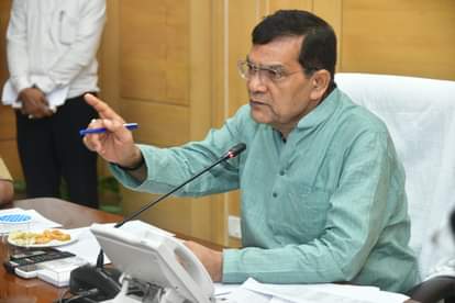 ऊर्जा मंत्री एके शर्मा।