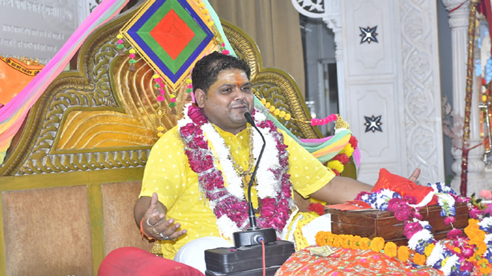 Acharya Sarvesh Dwivedi said If you want a husband like Shiva, then penance like Sati is necessary