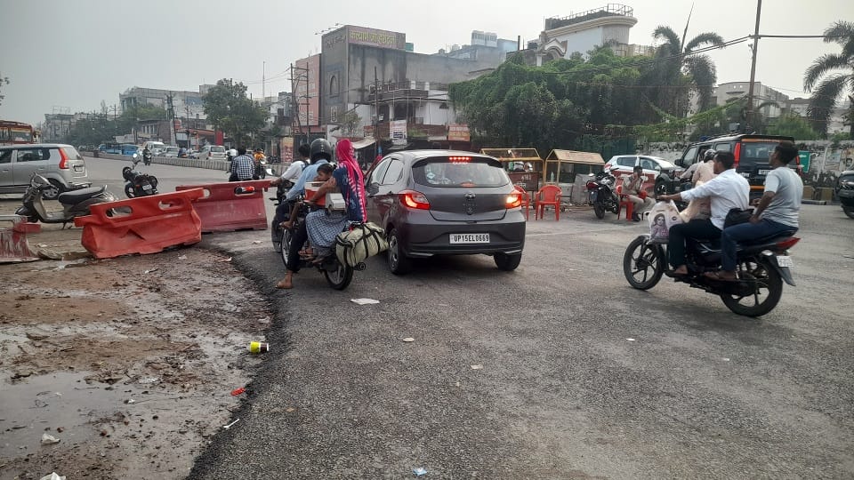 Kanwar Yatra: Delhi Dehradun Highway completely opened, people inside the city themselves broke the barricades