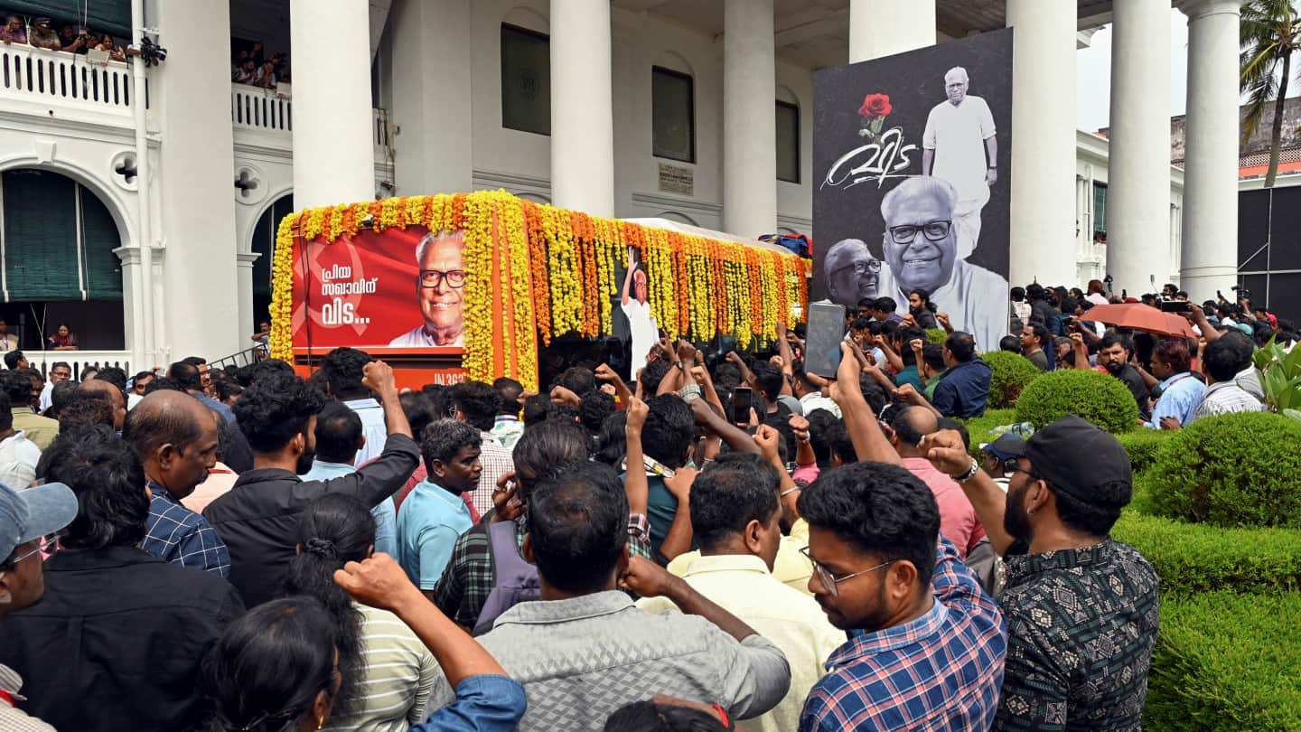 Kerala Former CM VS Achuthanandan Funeral Alappuzha Supporters Tribute Mortal Remains