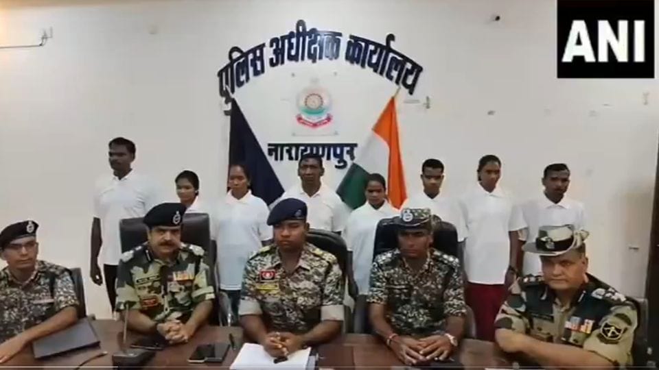 Eight Naxalites surrendered in Narayanpur