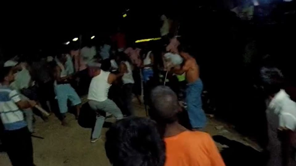 lover went to meet his girlfriend at night villagers beat him brutally thinking he had drone thief In Bareilly