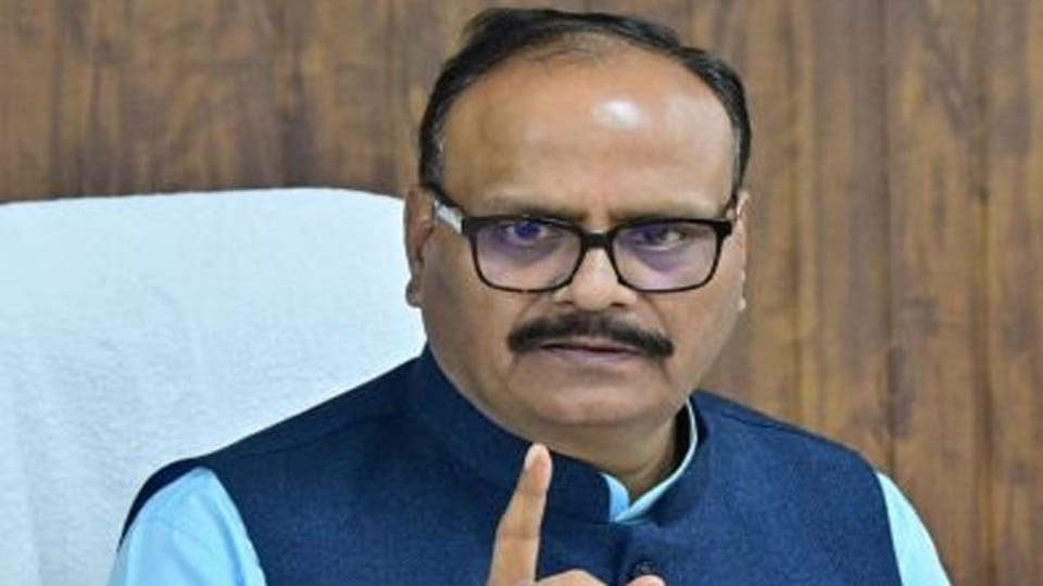 10 doctors punished for indiscipline and absence Brajesh Pathak gave orders for their dismissal