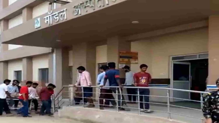 Sawan 2025: सीवान में कांवड़ियों से भरा पिकअप पलटा, 30 घायल, पांच की हालत गंभीर