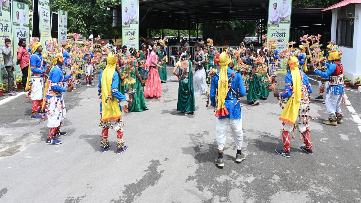 Hareli Utsav at CM residence: Beautiful Nacha organized with traditional folk instruments of Chhattisgarh