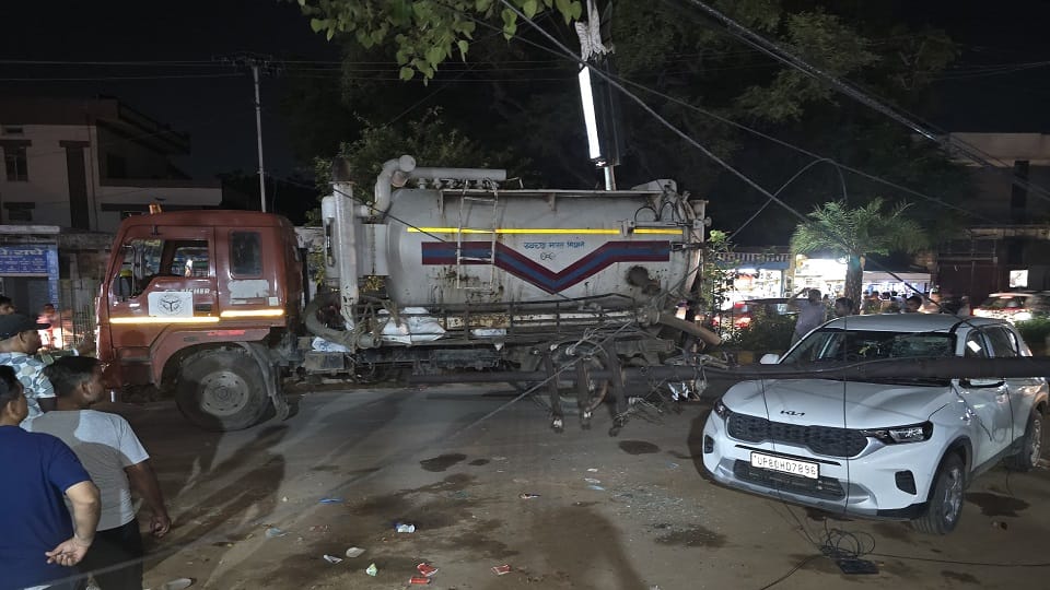 pole fell on the car due to the cable getting stuck in the tanker people narrowly escaped