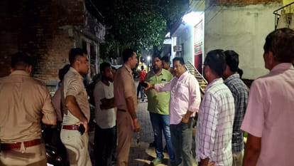Kanpur: People stopped Kesco team which came to cut illegal connections after 35 years, uproar