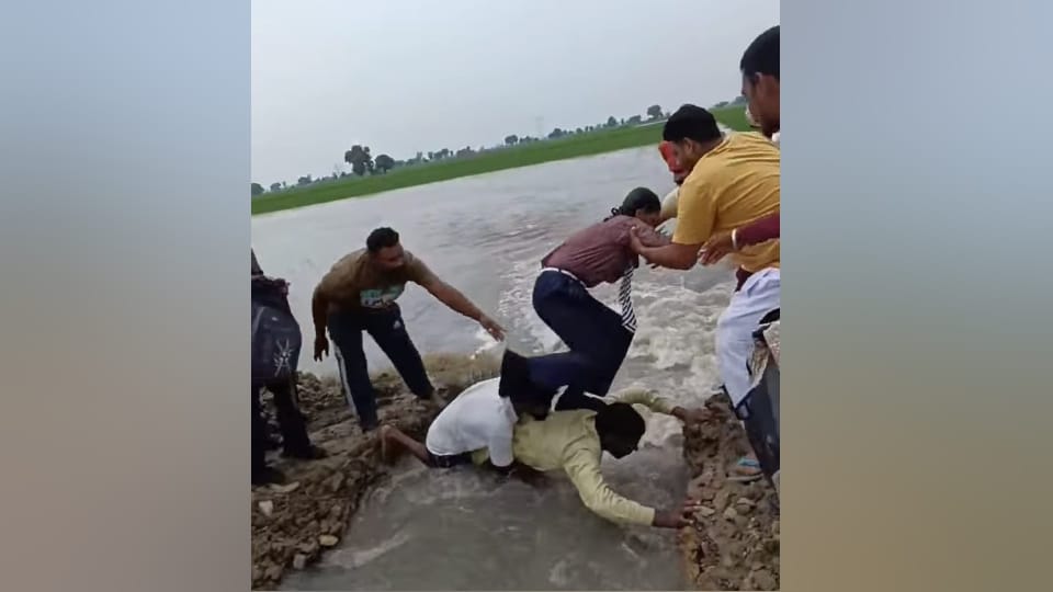 Heroic Acts in Punjab Men Form Human Bridge for 30 School Kids in Moga Cop Rescues 11 from Canal in Bathinda