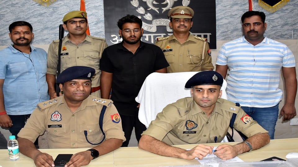 A pistol factory operating in ruins was caught