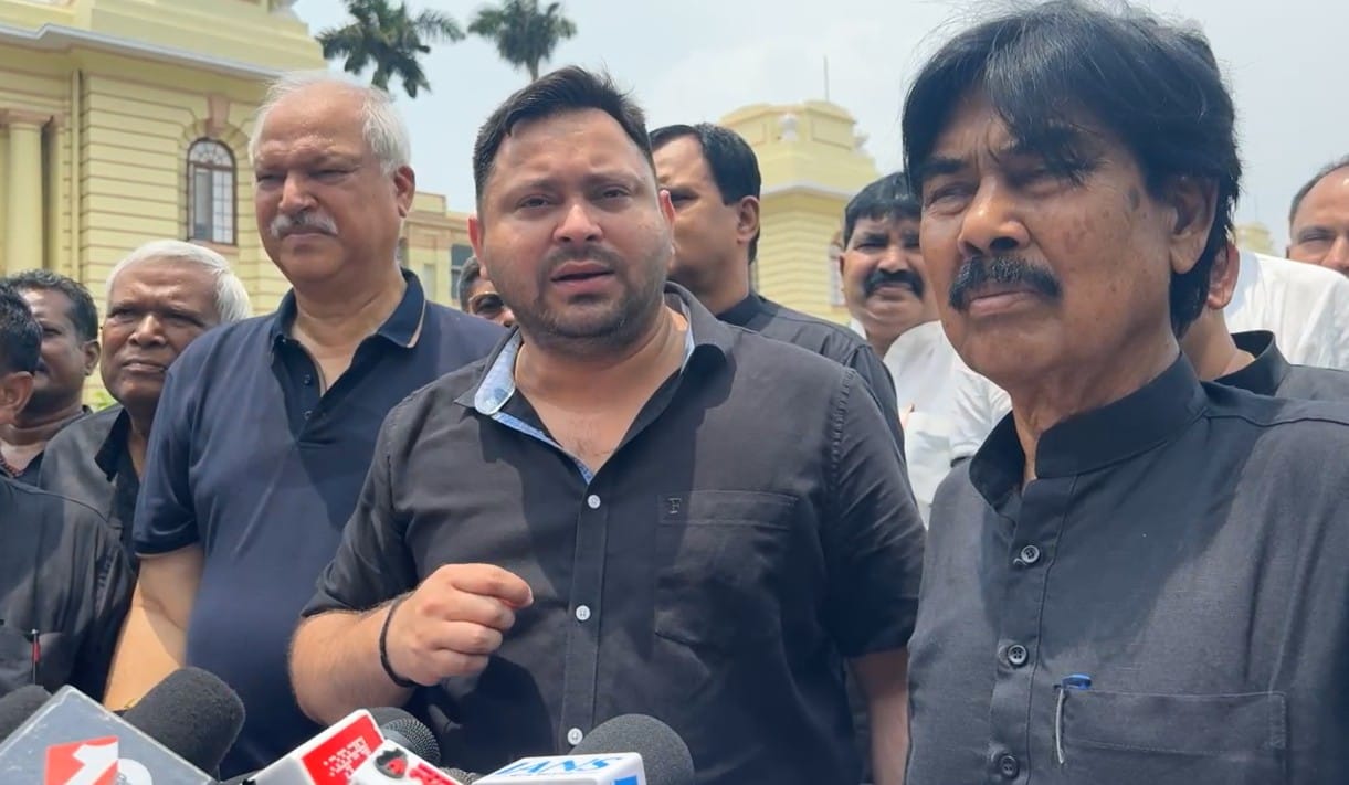 Bihar Politics CM Silent, Minister Stirred Confusion Over Review and SIR — Tejashwi Yadav Targets Government