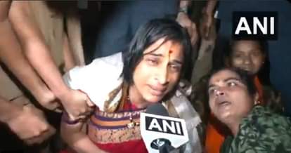 तेलंगाना सरकार के खिलाफ प्रदर्शन कर रहीं भाजपा नेता माधवी लता