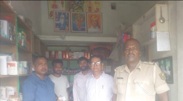 Bihar News: खगड़िया में अवैध दवा दुकान पर छापा, 43 तरह की दवाएं जब्त; माफियाओं में मचा हड़कंप