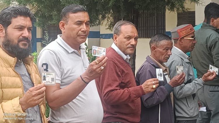 Uttarakhand Panchayat Election: मतदाताओं में दिखा उत्साह, 68 प्रतिशत वोटिंग, 28 को होगा दूसरे चरण का मतदान