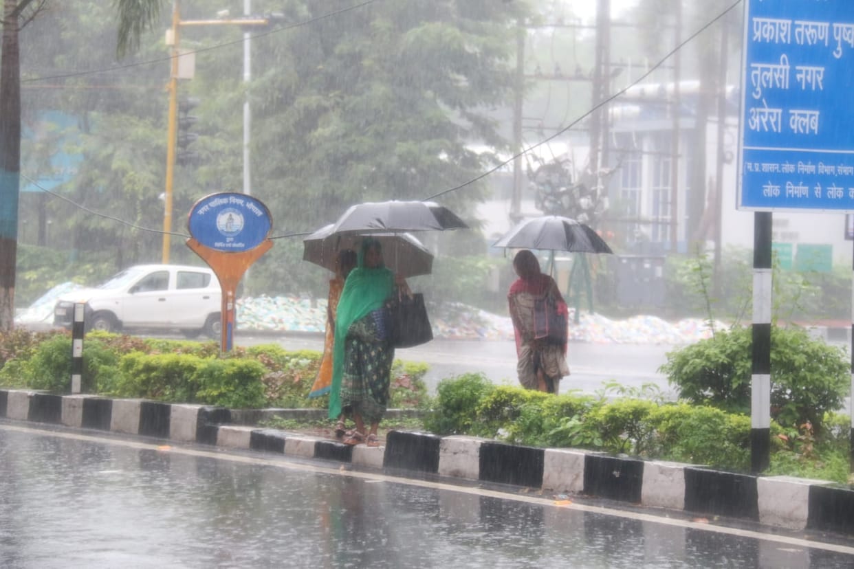 MP weather: Strong system active in the state, very heavy rain alert in 19 districts and heavy rain alert in 1