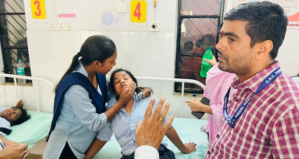 Hardoi 11 students of Navodaya fell ill in the scorching heat said generator was not running in the hostel