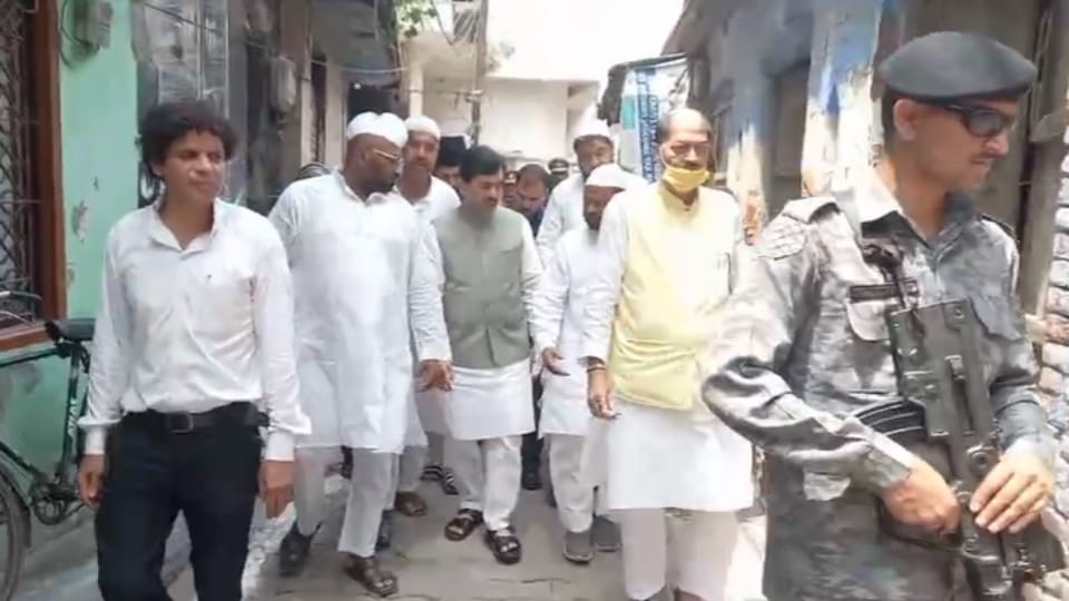 Union Minister Shahnawaz Hussain Offers Friday Prayers at Jama Masjid in Meerut Amid Tight Security