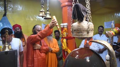 Amarnath Yatra 2025: The holy Chhari Mubarak was worshipped at the Shankaracharya temple, the yatra will reach