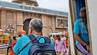 Anubhav Sinha: काशी विश्वनाथ के दर्शन कर लौटे अनुभव सिन्हा, शेयर किया एक्सपीरियंस, लिखा- जिंदाबाद बनारस Director Producer Anubhav Sinha return from shree kashi vishwanath temple share photos says banaras zindabad