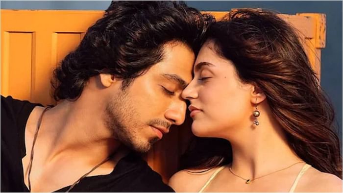 Saiyaara Day 8 Box Office: बॉक्स ऑफिस पर 'सैयारा' का 'दंगल', हिला डाला 'आरआरआर' का सिंहासन, जानिए कलेक्शन Saiyaara Box Office Collection: Ahaan Panday Aneet Padda Movie Beats RRR Film On 8th Day Earning