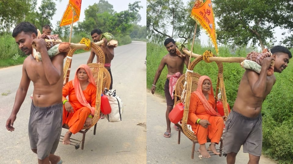 In Badaun two brothers made their mother sit in Kaanvad and performed Jalabhishek in Shiva temple