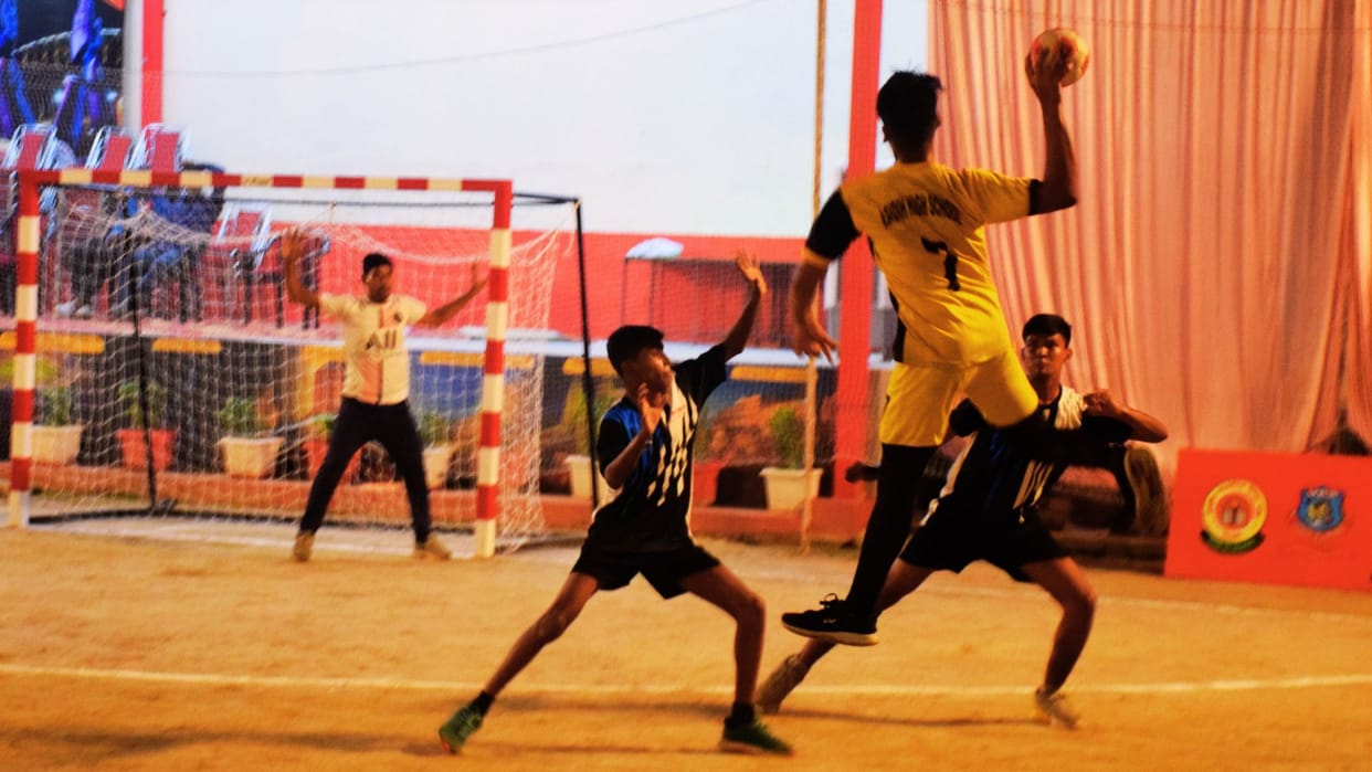 National handball player scored five goals to give VPS victory take it to second round