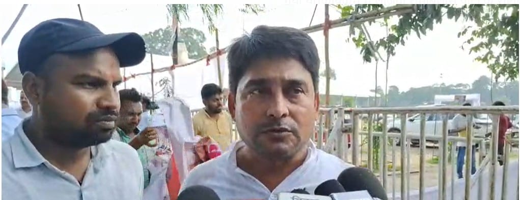 कार्यकर्ताओं की हुई पॉकेटमारी