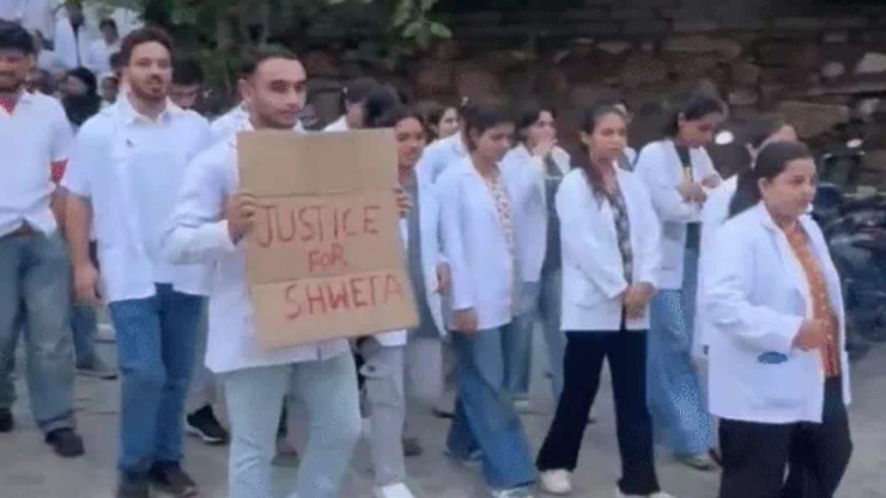 Udaipur News: Dental College Student Dies by Suicide, Angry Students Stage Protest; 2 Staff Members Dismissed