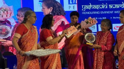 Yashaswini Samman to four women who did remarkable work in their field Dr. Thomas also honored