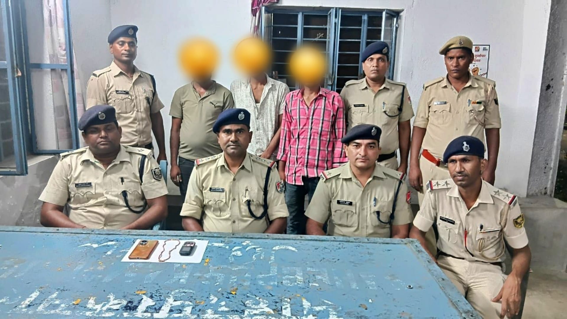 पुलिस की गिरफ्त में तीन आरोपी