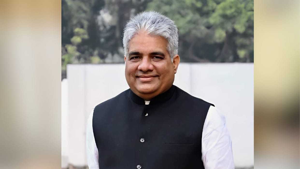 Pledge to plant 10 lakh saplings on the occasion of Hariyali Teej