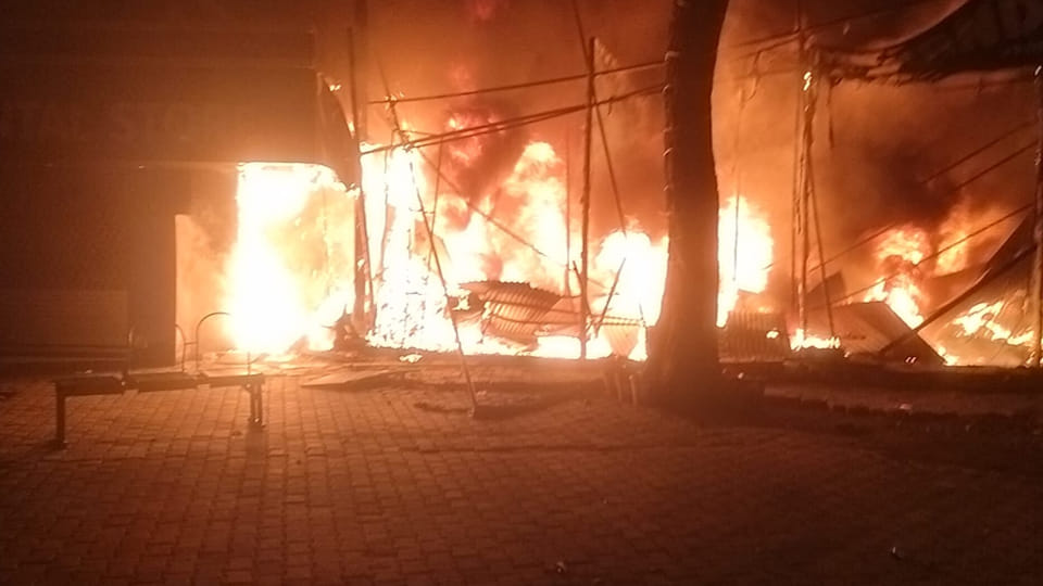 Kanpur: Fire broke out in a handloom, three workers were rescued