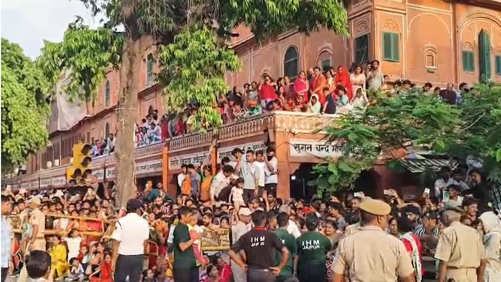 Teej Mata royal procession in Jaipur for the first time a grand Mahaarati was held at Choti Chaupad