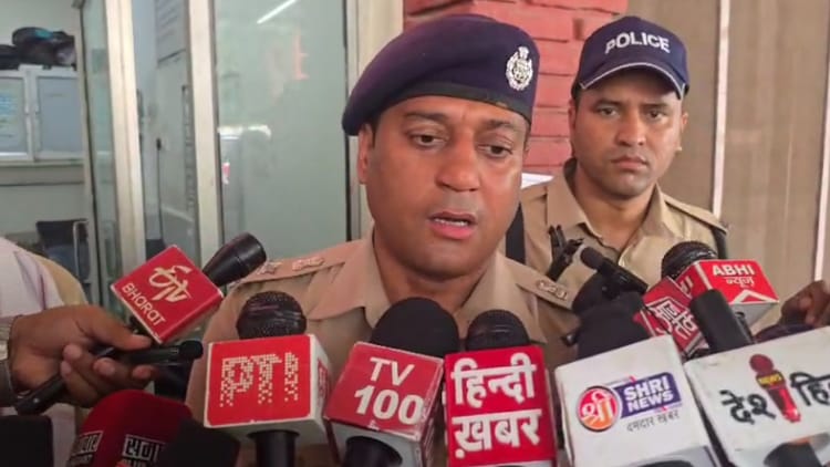 Haridwar stampede: राजाजी नेशनल पार्क क्षेत्र में मंदिर मार्गों पर बनती गई दुकानें, जिम्मेदारों पर सवाल