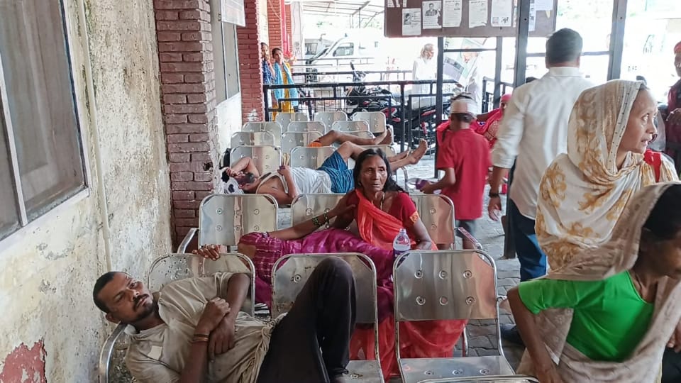 Haridwar Stampede Help arrived after 30 minutes policy brought down the injured with the help of people