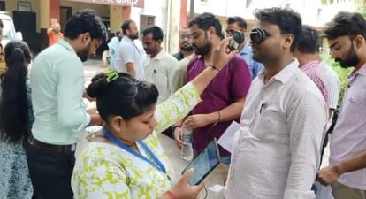 Kanpur RO ARO exam begins 65280 students are appearing for exam at 139 centres strict security arrangements