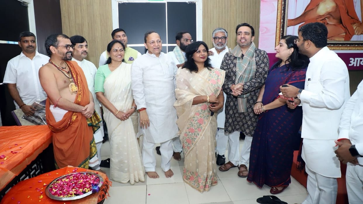 Yuva Chetna Sanstha organized birth anniversary celebration of Swami Karpatri Ji Maharaj