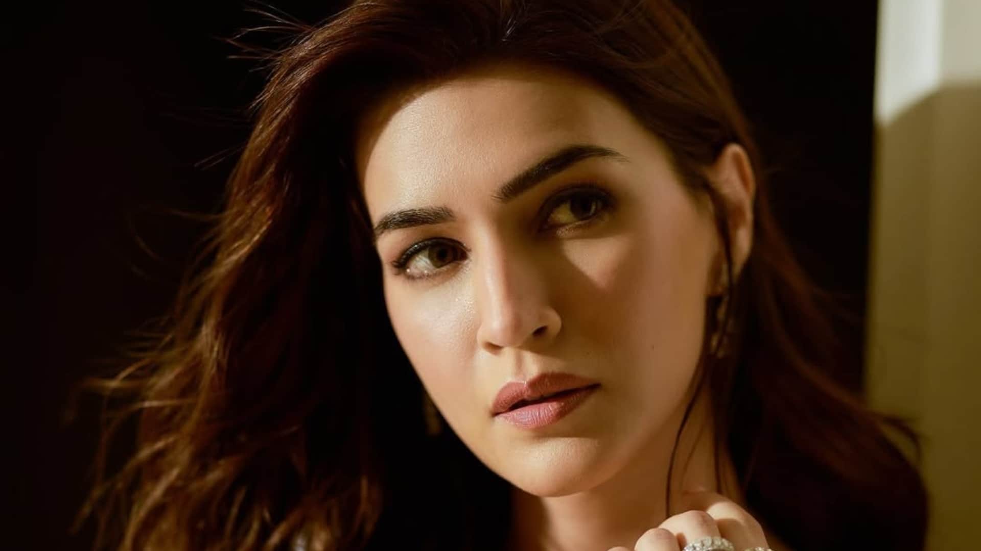 Kriti Sanon Birthday Actress Net Worth Best movies and more detail inside