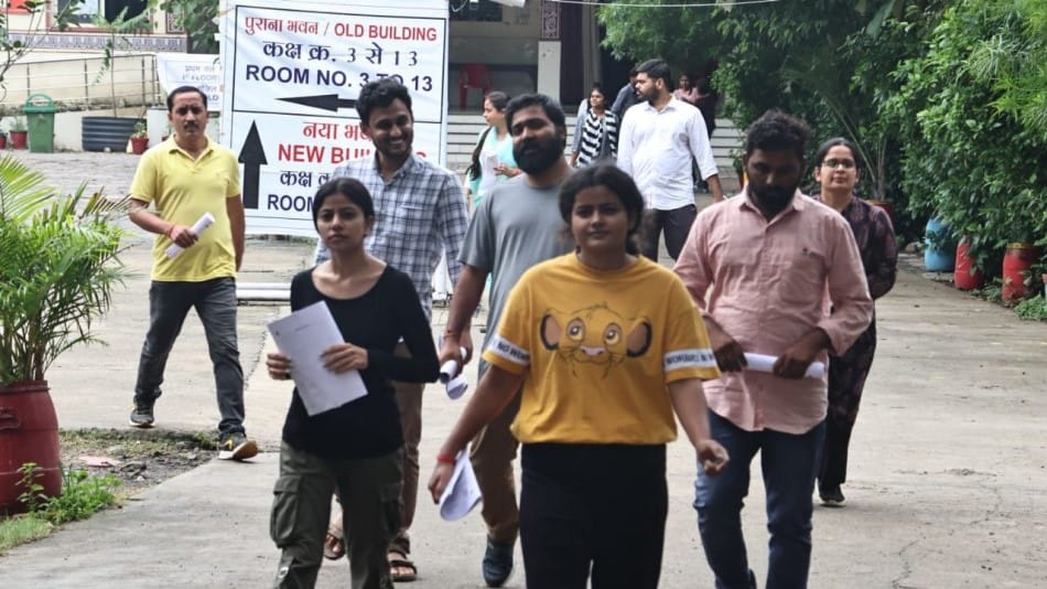 Indore News: Over 1000 Candidates Appear for MPPSC Exam Amid Power Cut Fears