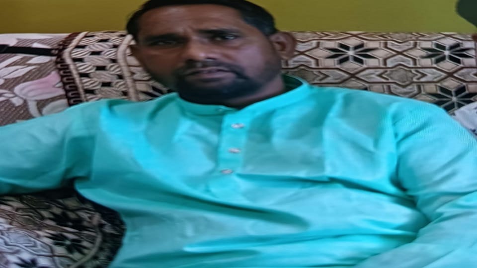 Couple came in contact with 11 KV current Kaleem Rizvi died wife Firdos injured in Korba