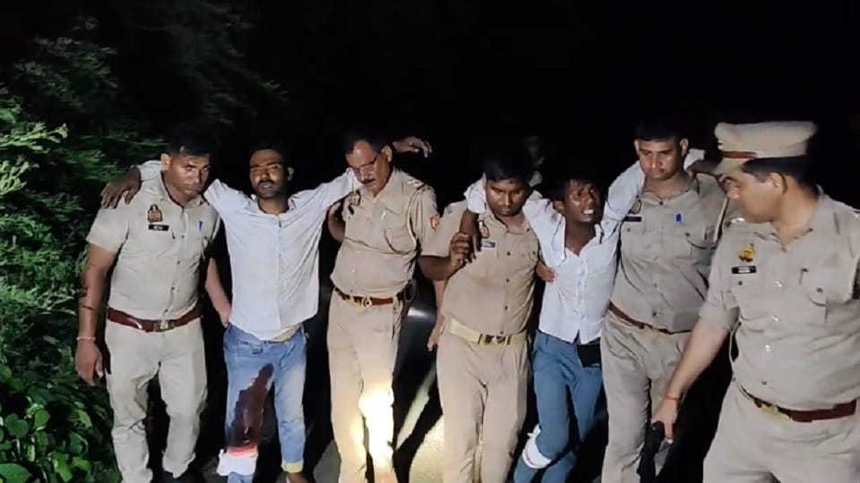 Two miscreants who looted a jeweler were arrested in an encounter
