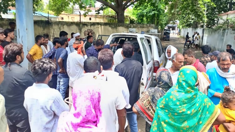 Bihar News: ट्रेन से गिरकर युवक की मौत, मोबाइल लूट के प्रयास में बदमाशों ने खींचा था; हादसे से मचा कोहराम