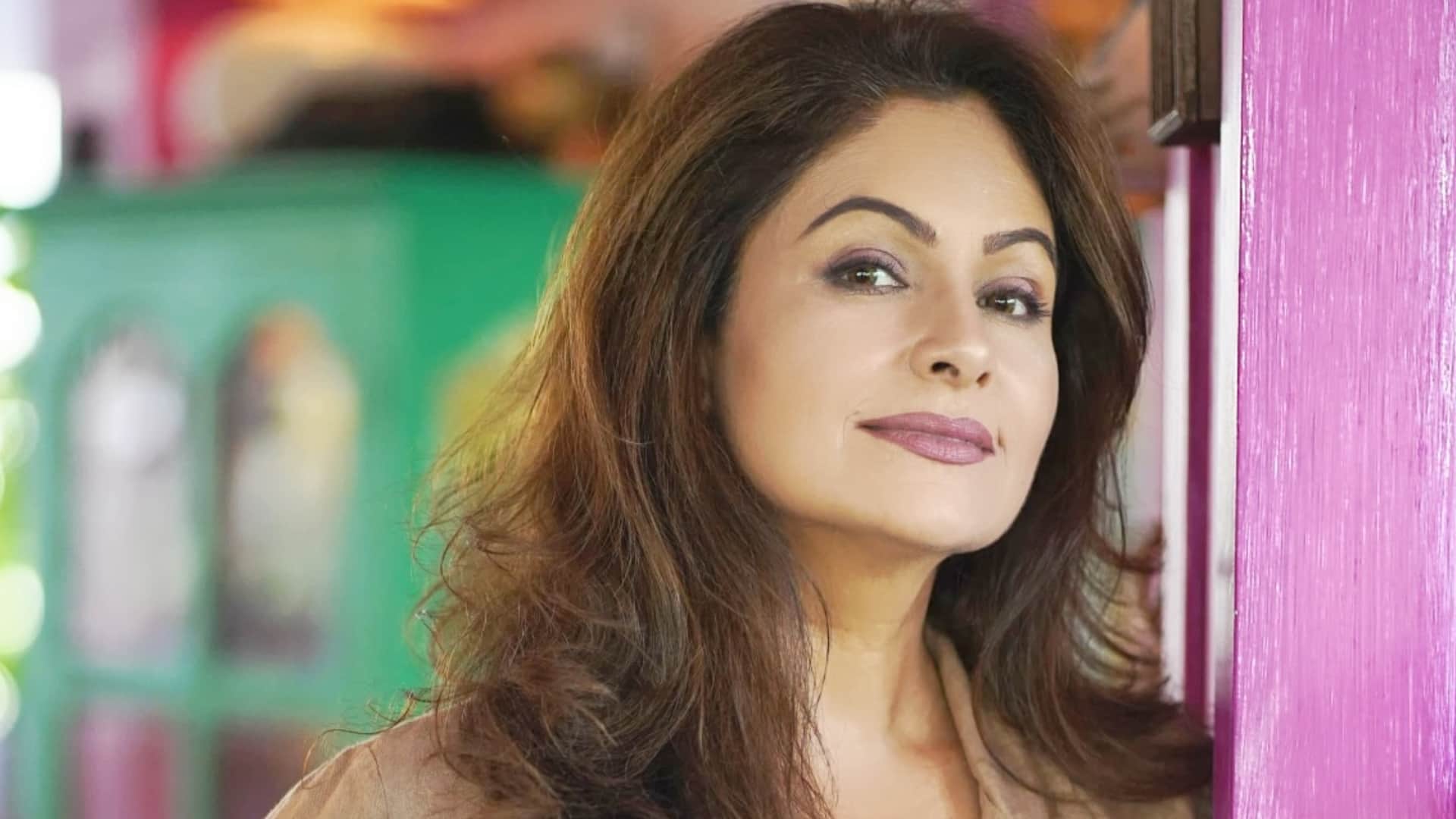 Ayesha Jhulka Birthday 90’s Popular Actress Work With Salman Khan Aamir Khan In Bollywood Films