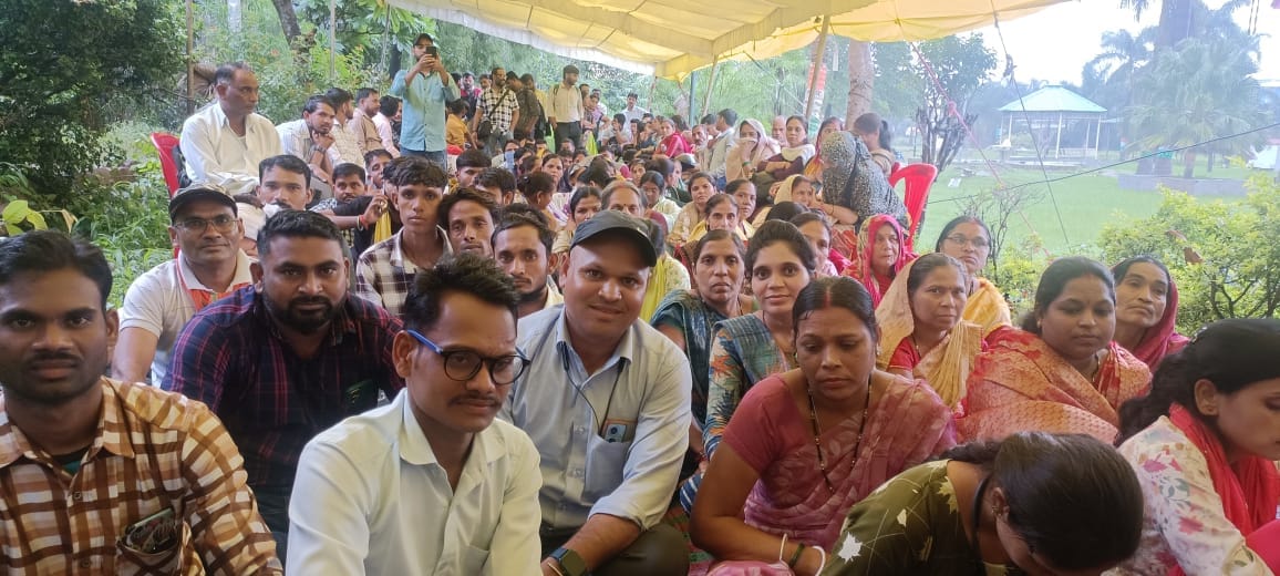 Bhopal: Outsourced health workers of MP protest in Bhopal, 10 point demands including minimum salary of 21 tho