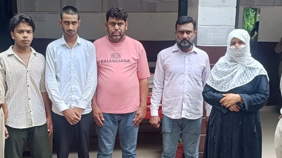 Dharmantaran Case Cloth merchant converted to Islam and married later sold his kidney In Bijnor