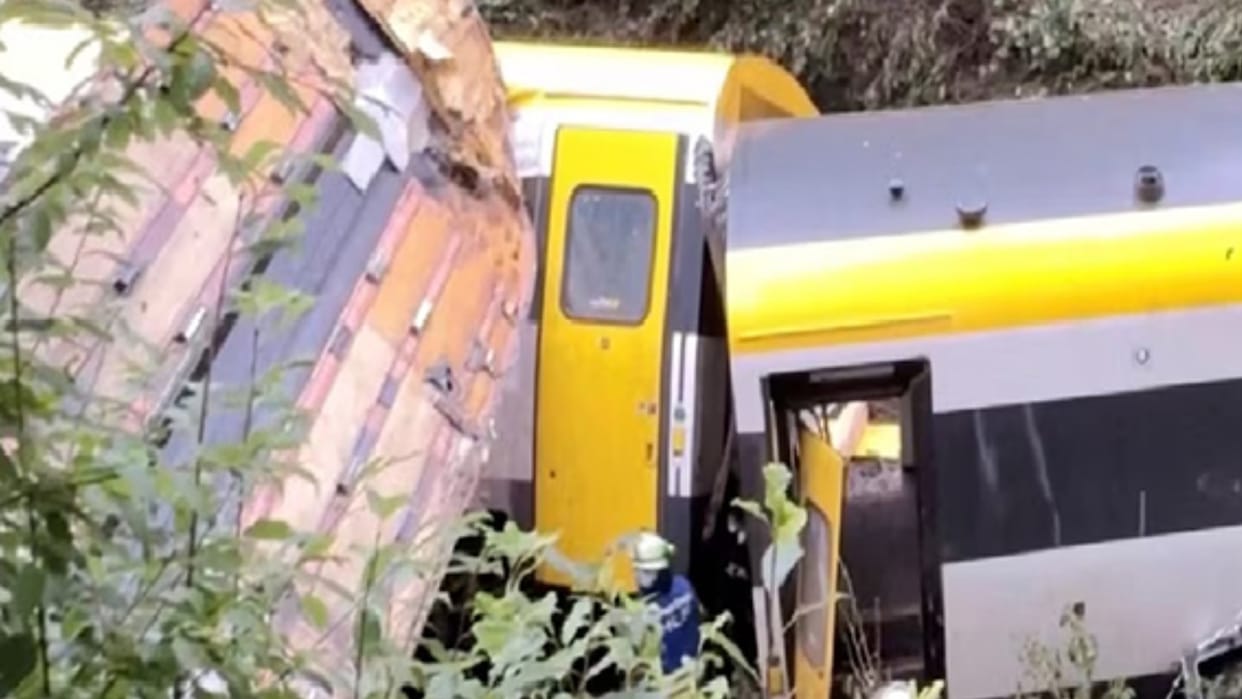 Germany Train Derail middle of forest deth toll more than many injured Possibility of landslide