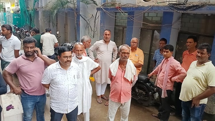 Bihar Accident: सीवान में पिकअप की ठोकर से साइकिल सवार की मौत, परिजनों में पसरा मातम