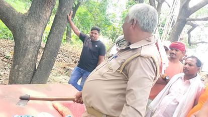 Ghazipur triple murder case Nine bows were made on father, seven on sister and three on mother By Son