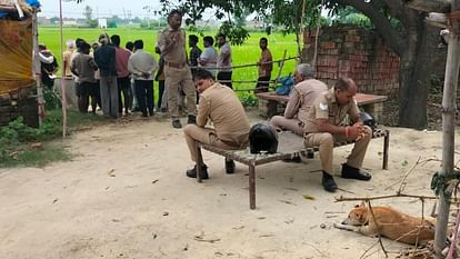 Ghazipur triple murder case Nine bows were made on father, seven on sister and three on mother By Son