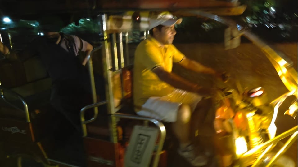 Moga police disguised themselves to catch drug smuggler and drive e rickshaw